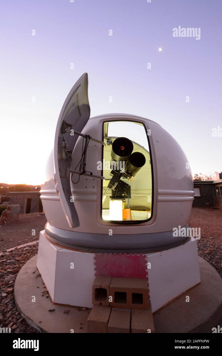 Un telescopio all'interno di un osservatorio presso l'Arkaroola Wilderness Sanctuary, Australia Meridionale, Australia Foto Stock