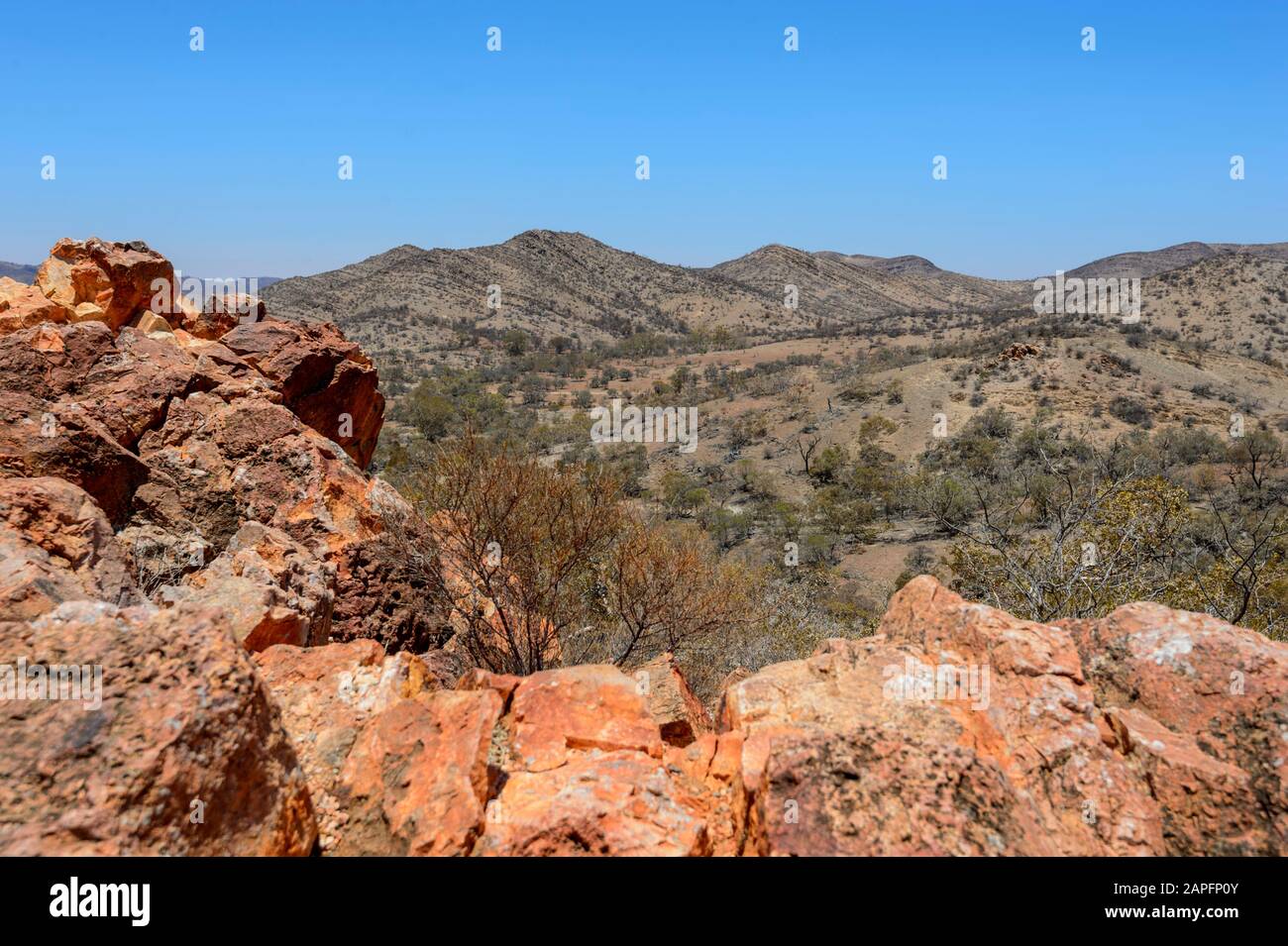 Vista panoramica sulle colline viste dal Pinnacles Lookout, Arkaroola Wilderness Sanctuary, South Australia, Australia Foto Stock