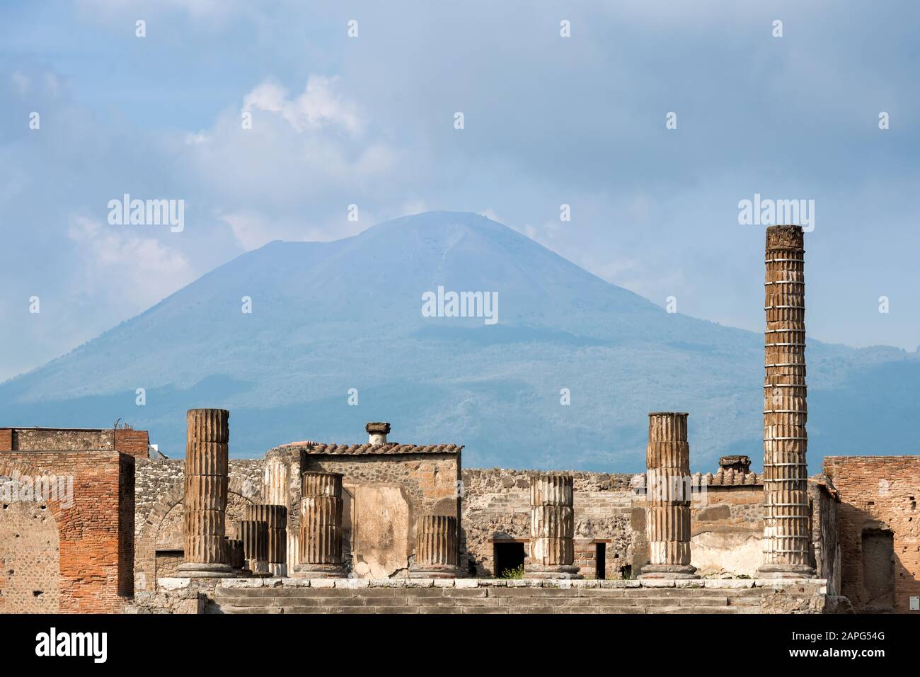 Le antiche rovine romane di Pompei, città distrutta dal vulcano vesuvio, sono iscritte nella lista del patrimonio mondiale dell'UNESCO. Foto Stock