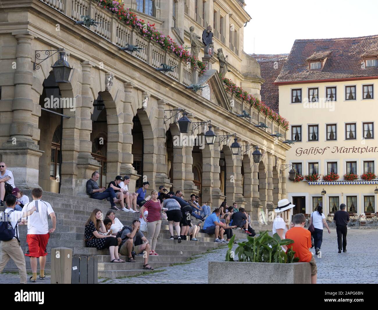 Sala d'Arte sulla piazza del mercato, città vecchia di Rothenburg ob der Tauber, Franconia, Baviera, Germania Foto Stock