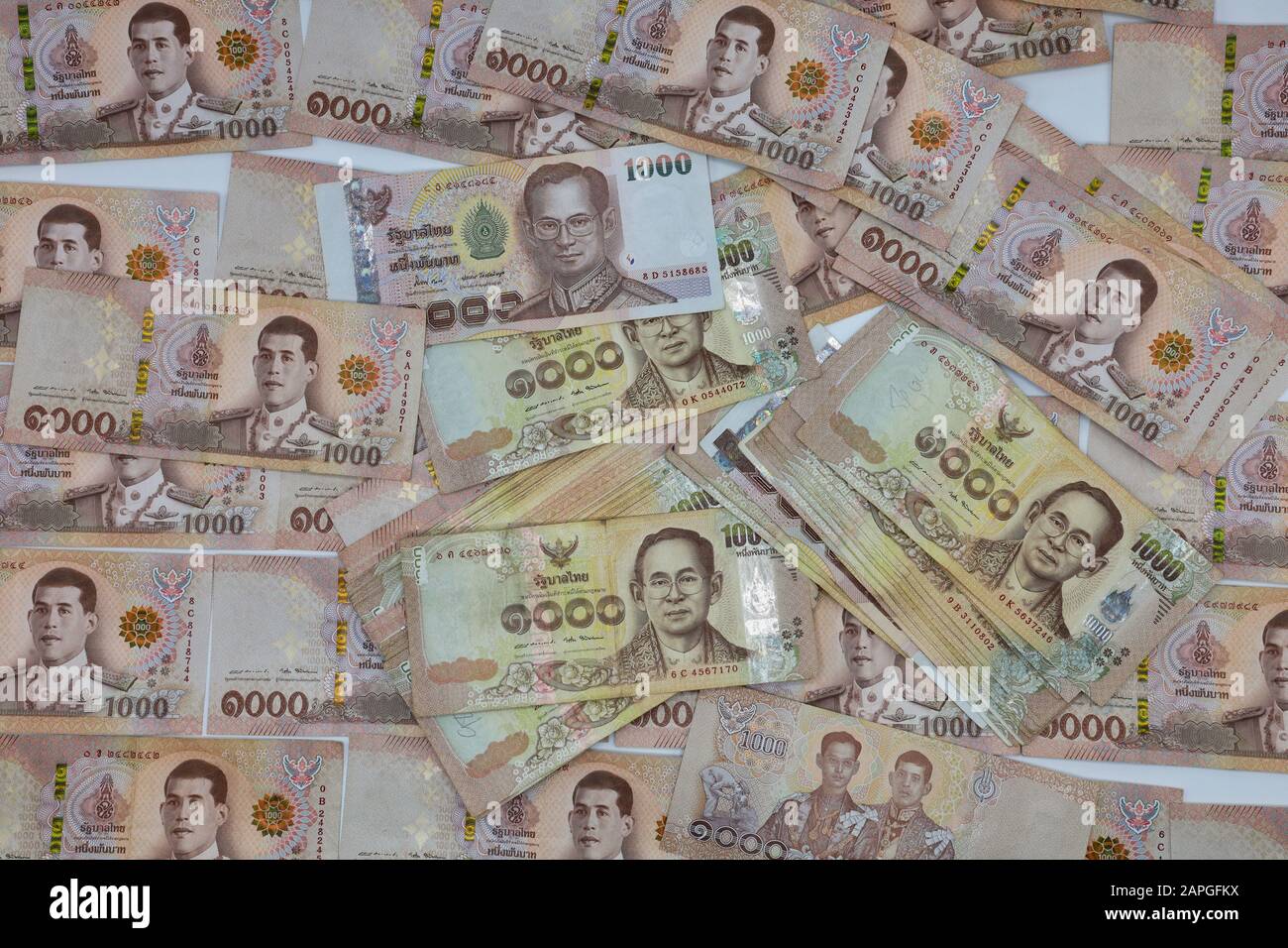 Bangkok/THAILAND - 23th Jan, 2020 : Stacks New Thailand money bank note valore 1000 baht. Foto Stock