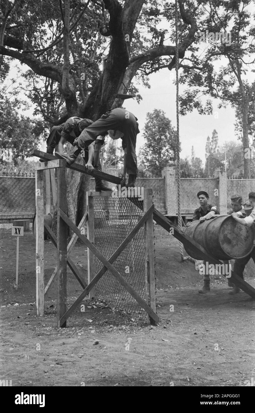 Centro Selezione Funzionari Descrizione: Collezione Servizio Raccolta Foto Per Army Contatti Indonesia, Numero Di Fotoni 83-5-6 Data: Ottobre 1946 Luogo: Bandung, Indonesia, Indie Orientali Olandesi Foto Stock