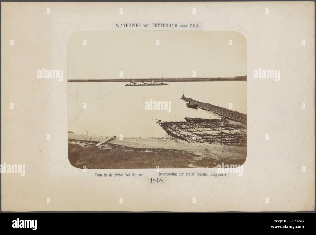 Diga nel fiume Rift. Controllo del fiume al di sotto della bassa marea; dighe; ingegneria idraulica; corsi d'acqua; Foto Stock