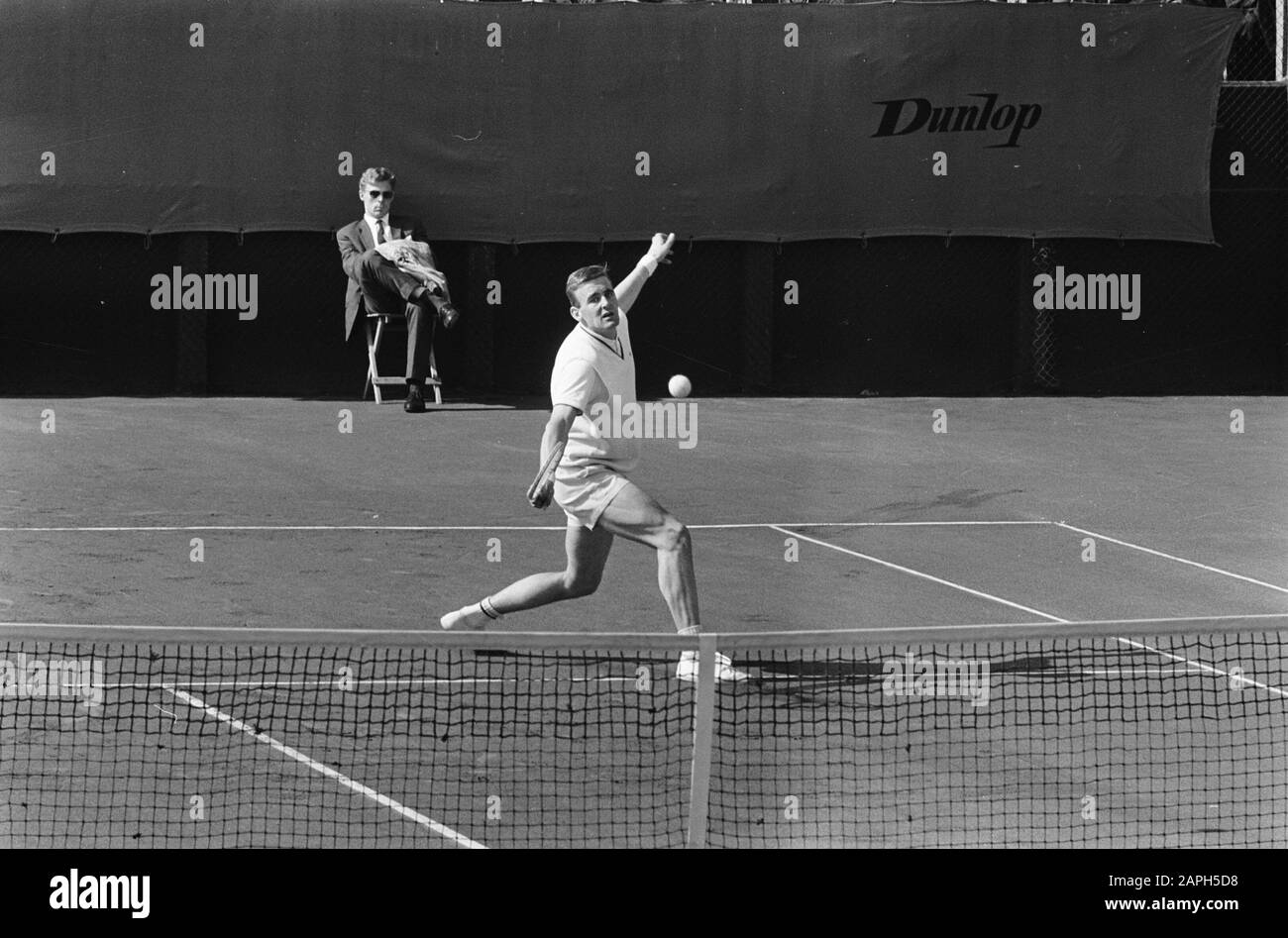 Davis-Cup Olanda, Jan Hager in azione Data: 29 Aprile 1966 Parole Chiave:  Tennis Nome Persona: Davis-Cup Nome istituzione: Olanda Foto stock - Alamy