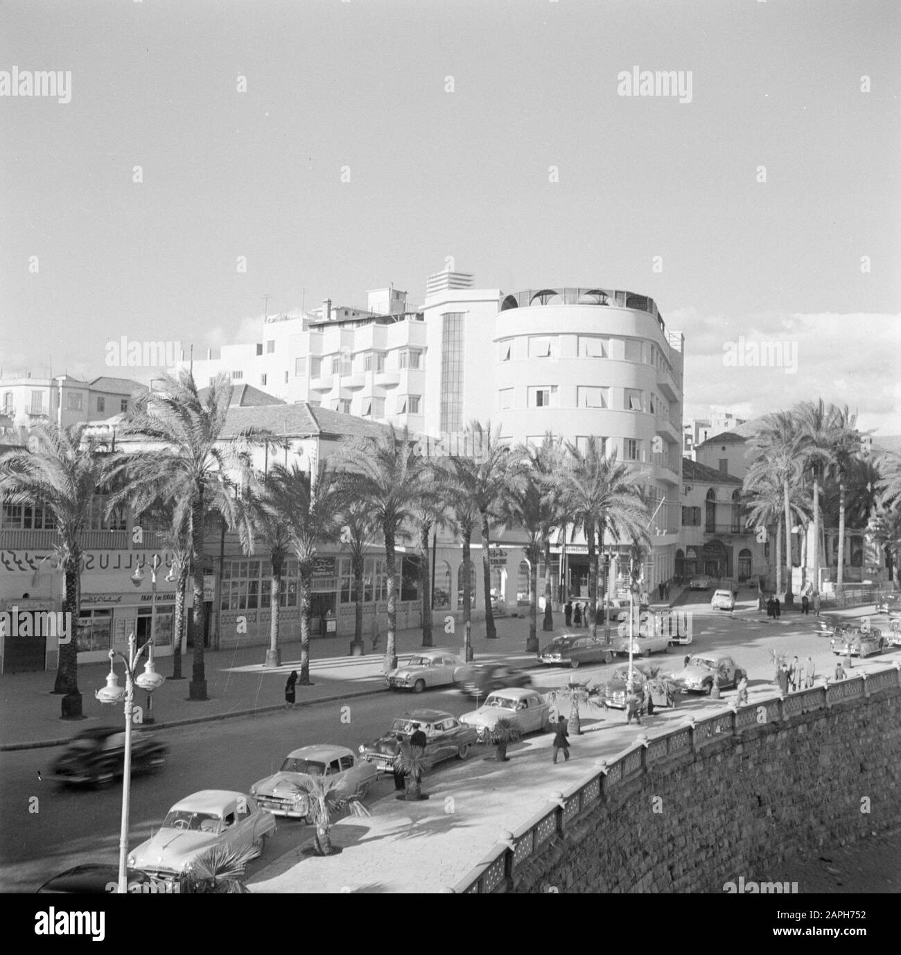 Medio Oriente 1950-1955: Libano Descrizione: Avenue des Francais con Hotel Normandy nella città di Beirut Data: 1950 luogo: Beirut, Libano Parole Chiave: Automobili, viali, alberghi, coste, mari Foto Stock