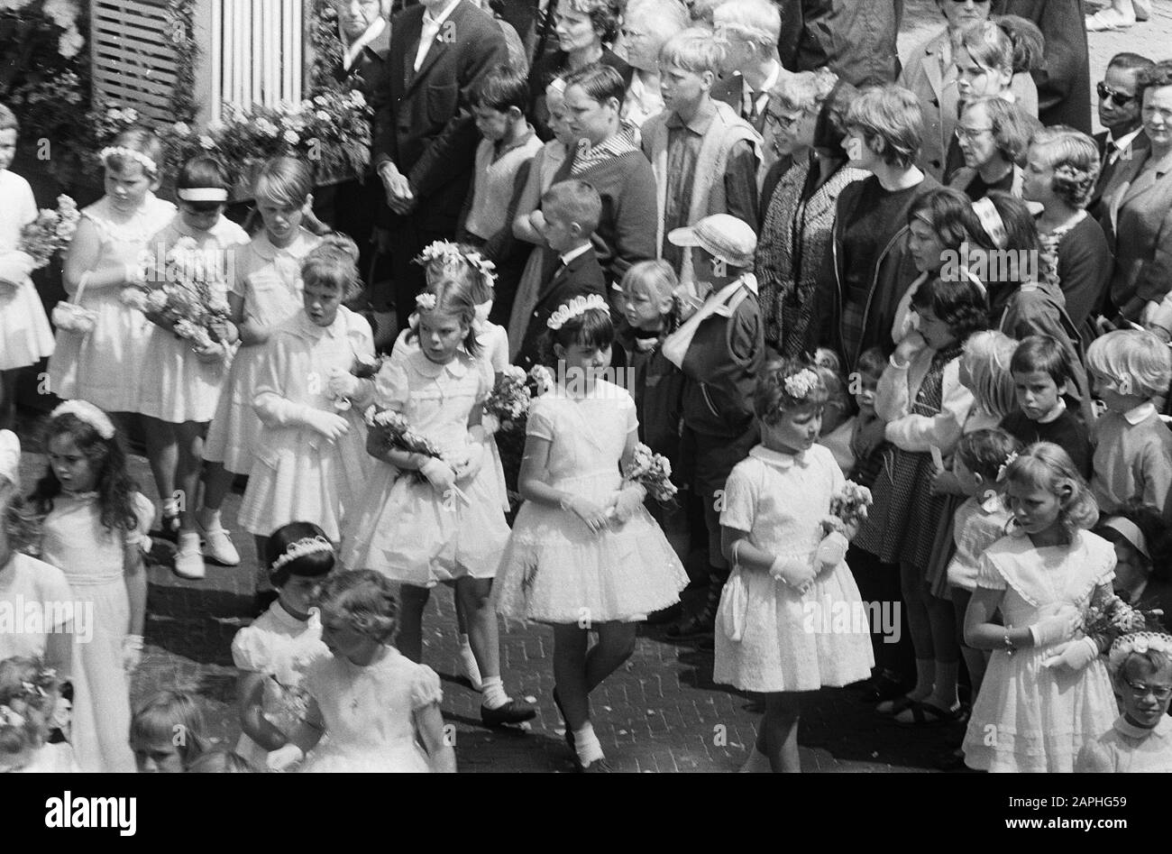 L'annuale Processione di San Jans a June, ha iniziato, panoramiche Data: 24 Giugno 1964 Località: Pari Parole Chiave: Panoramica Nome dell'istituzione: Sint-Jansprocessie Foto Stock