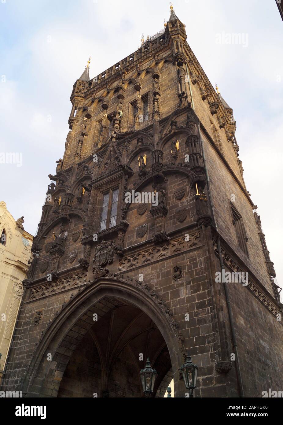 La Torre delle polveri è una delle 13 porte della città nella Città Vecchia, la costruzione è iniziata nel 1475, Praga, Repubblica Ceca Foto Stock