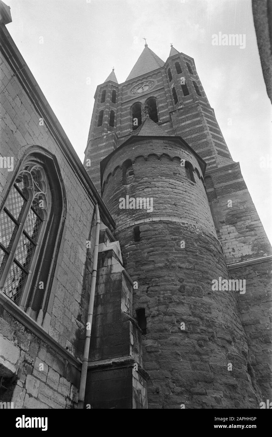 Thorn, Witte Dorp, in Limburg Descrizione: La chiesa di Thorn Data: 29 Luglio 1968 Località: Limburg, Thorn Parole Chiave: Chiese, paesaggi urbani Foto Stock