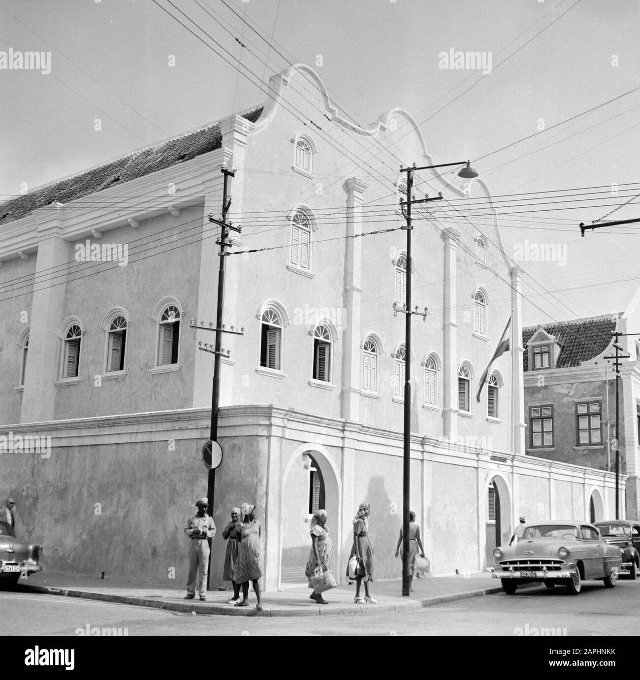 Antille Olandesi e Suriname al momento della visita reale della Regina Juliana e del Principe Bernhard nel 1955 Descrizione: La sinagoga Mikve Israel-Emanuel a Willemstad Data: Ottobre 1955 Ubicazione: Curaçao, Willemstad Parole Chiave: Immagini di strada, sinagoghe Foto Stock