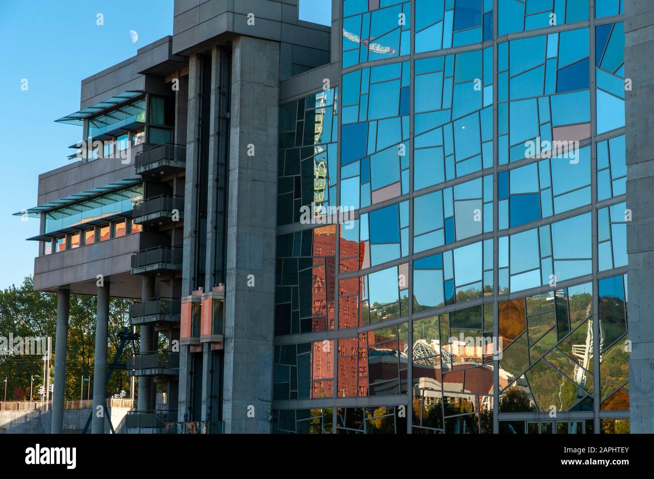 L'Edificio È Il Centro Congressi Euskalduna E La Sala Concerti - Bilbao, Paesi Baschi, Spagna Foto Stock