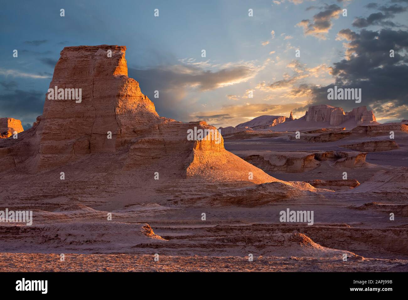 LUT deserto in Iran con formazioni note come Kaluts Foto Stock