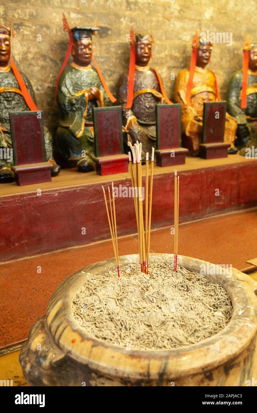 Tempio di Man Mo Hong Kong - all'interno del tempio di Man Mo, un tempio dedicato alla letteratura Dio Tai, e il Dio marziale Mo Tai, l'isola di Hong Kong, l'Asia Foto Stock