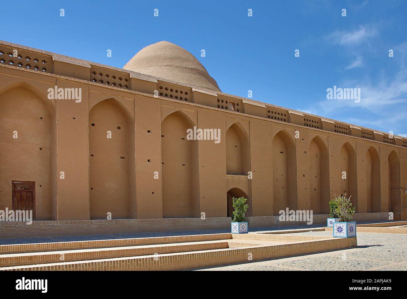 Casa di ghiaccio conosciuta come Yakhchal che significa buca di ghiaccio, in Meybod, Iran. Questo edificio era usato per fare il ghiaccio. Foto Stock