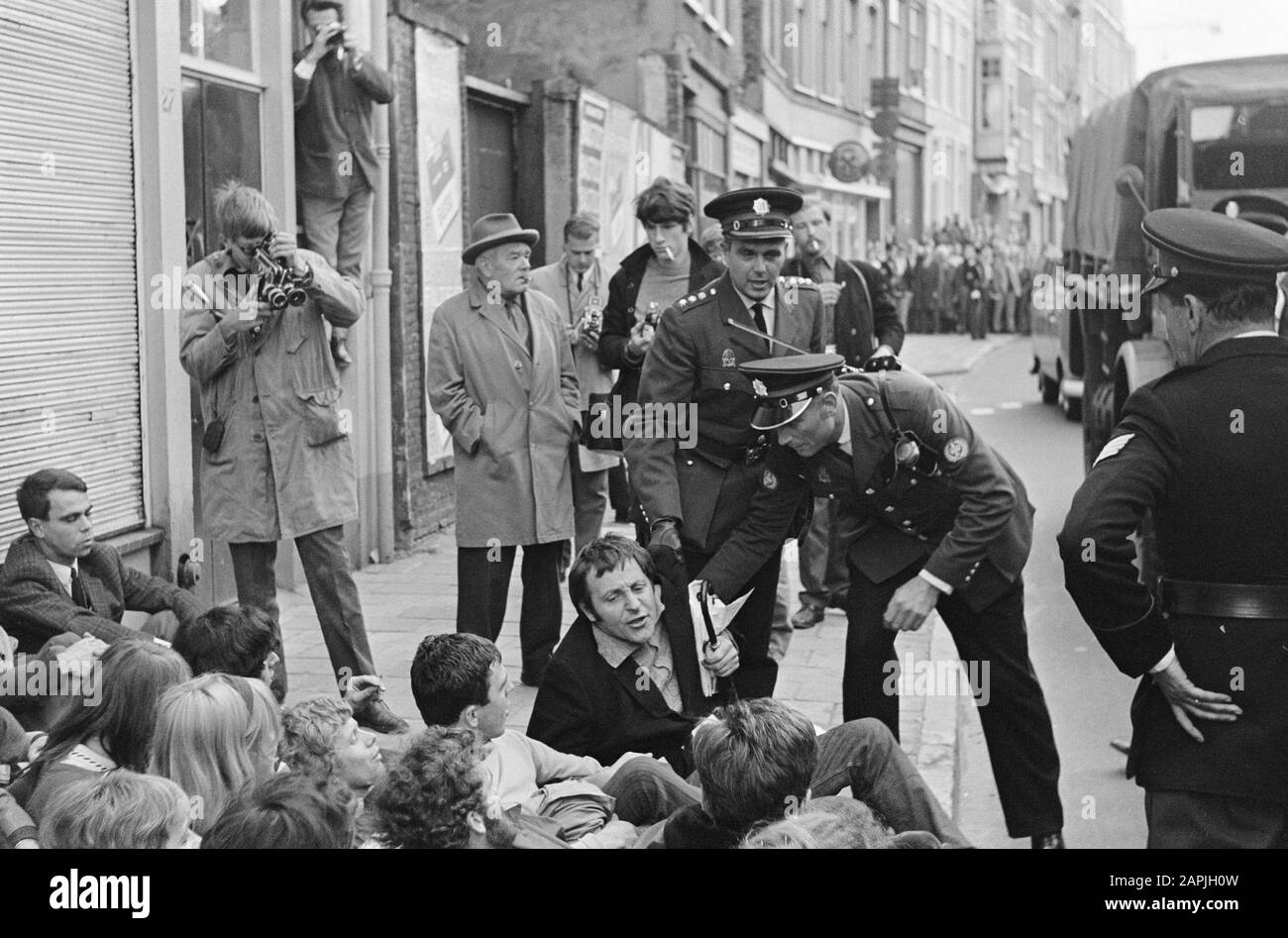 Dimostrazione Ad Amsterdam Data: 17 Luglio 1966 Località: Amsterdam, Noord-Holland Parole Chiave: Dimostrazioni Foto Stock