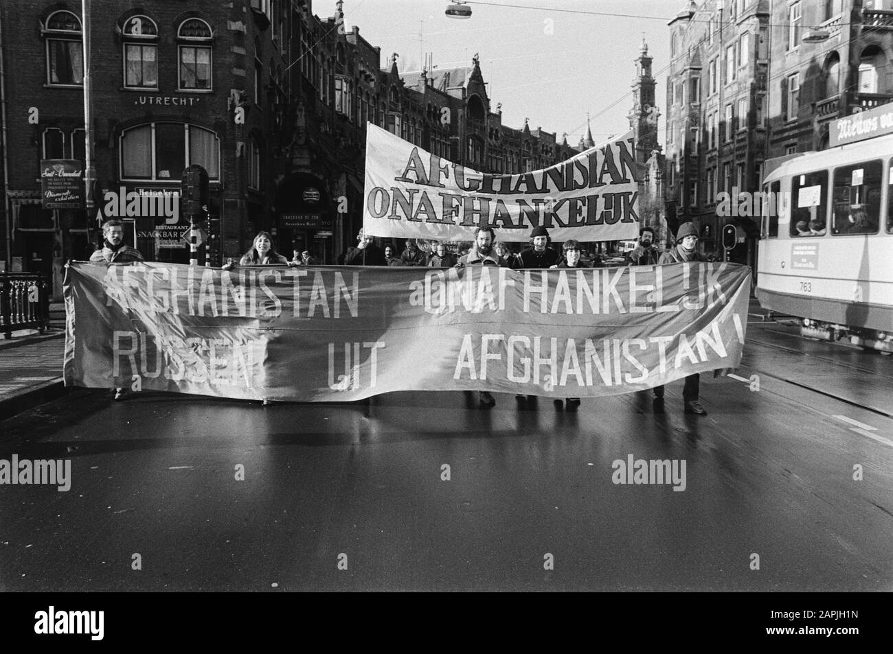 Dimostrazione ad Amsterdam contro l'intervento russo in Afghanistan Data: 26 gennaio 1980 luogo: Amsterdam, Noord-Holland Parole Chiave: Dimostrazioni Foto Stock