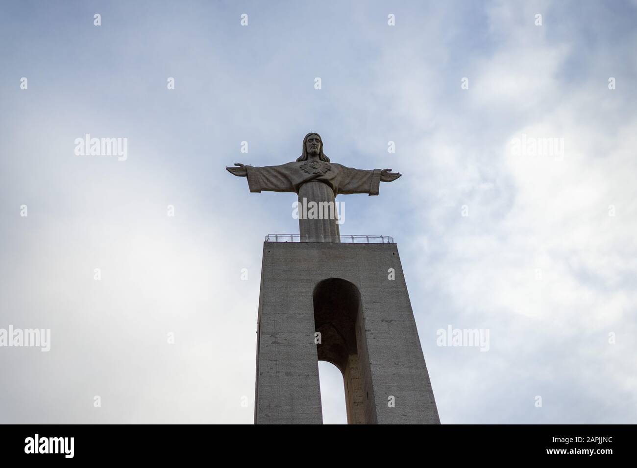 Cristo rei in Portogallo visto da sotto Foto Stock