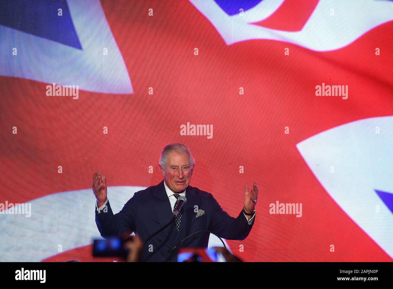 Il Principe di Galles parla alla reception della residenza dell'ambasciatore a Tel Aviv il primo giorno della sua visita in Israele e nei territori palestinesi occupati. Foto Stock