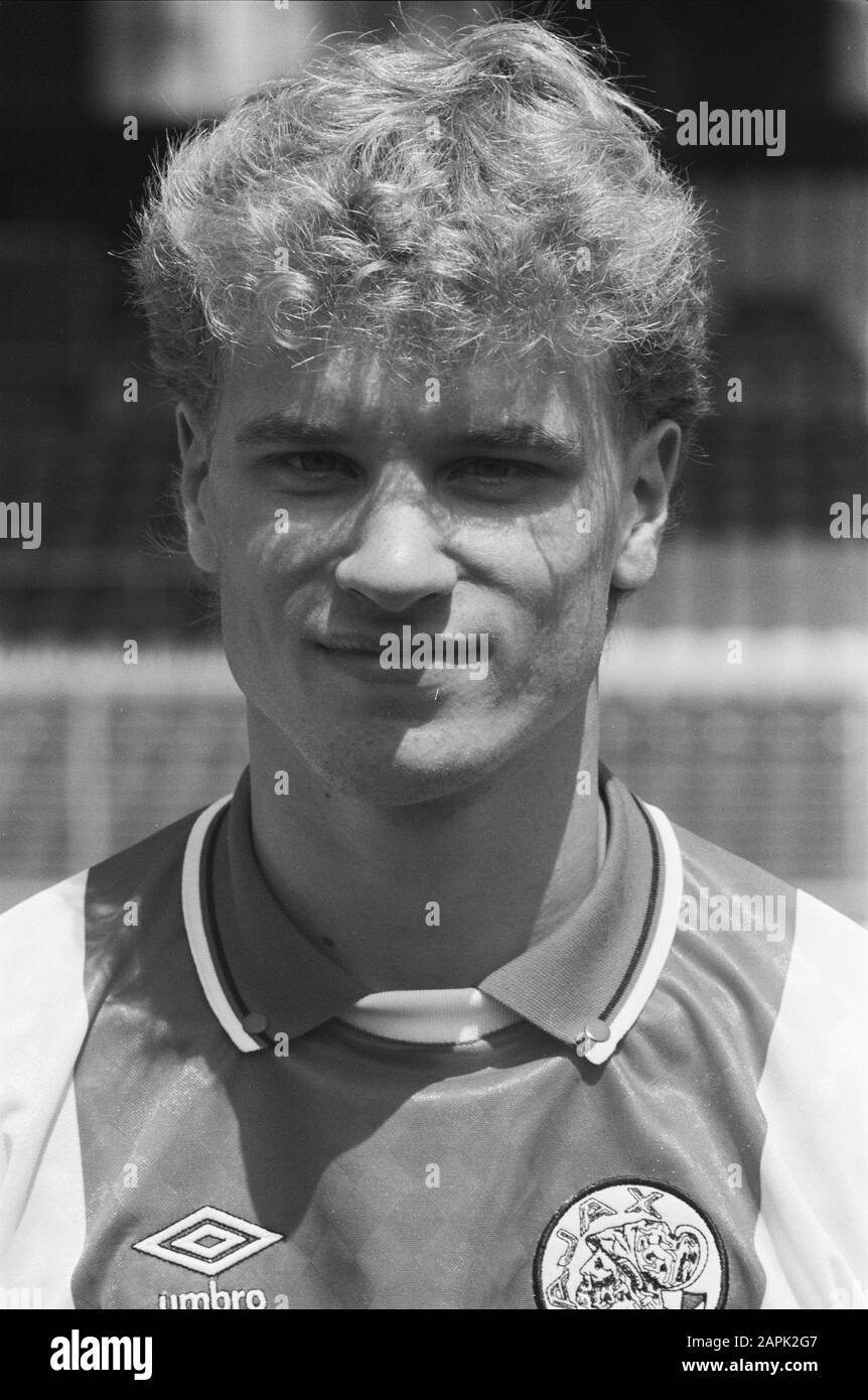 Stampa Giorno Ajax Descrizione: Dennis Bergkamp Annotazione: Nr. 5, 6: Dennis Bergkamp Data: 3 luglio 1989 Parole Chiave: Ritratti, giocatori, sport, calcio Nome personale: Foto Stock