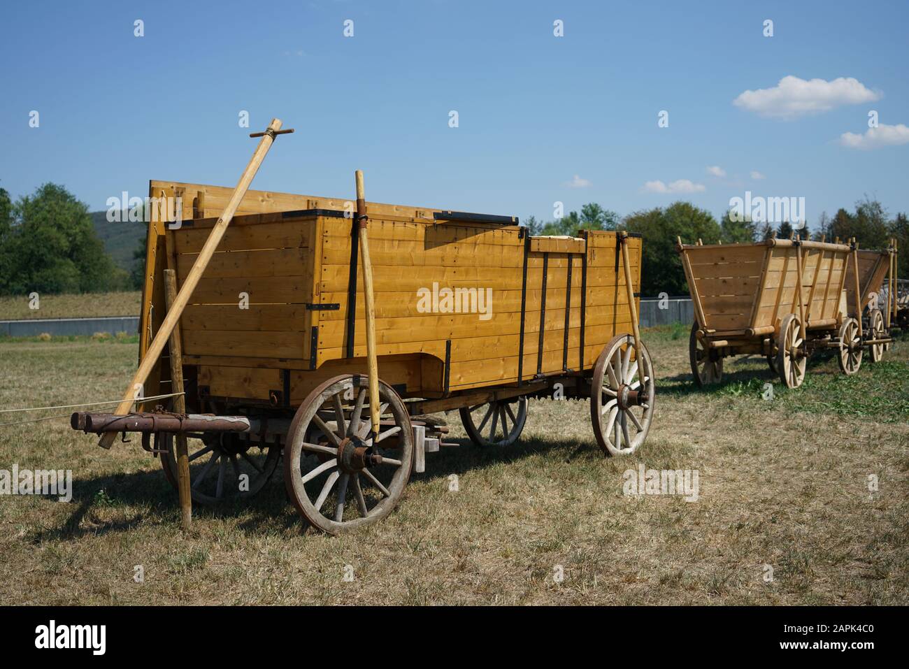 Il carrello in legno è splendidamente realizzato per essere tirato o tirato Foto Stock