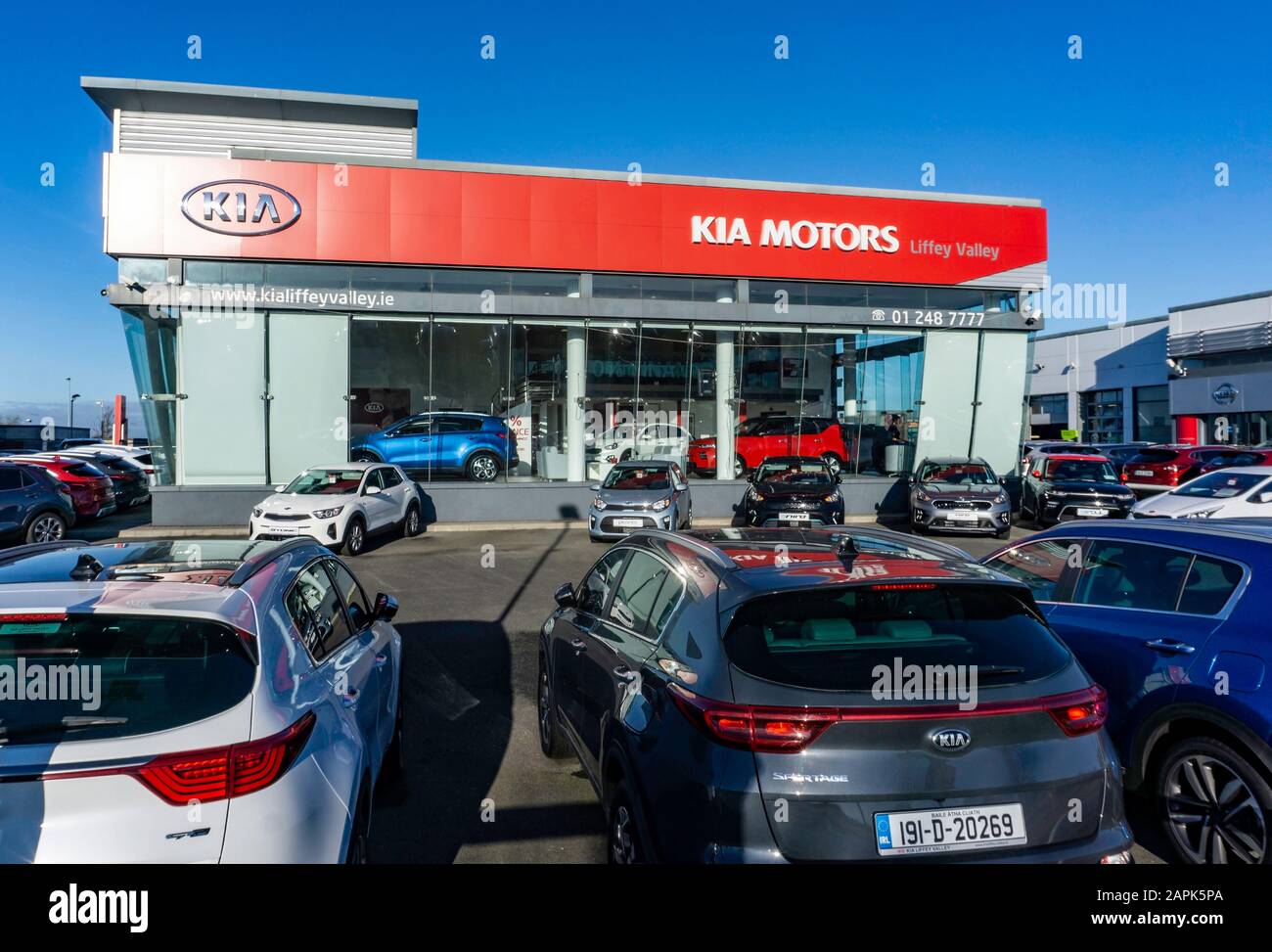 Uno showroom di auto di Kia Motors nel Liffey Valley Motor Mall a West Dublin. Foto Stock