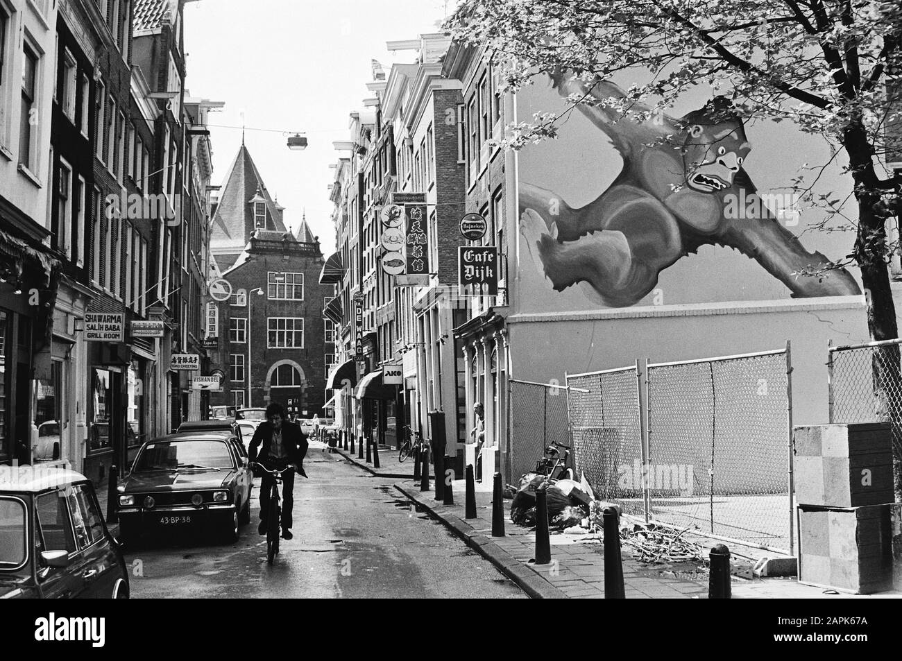 Jungle, murale on the Zeedijk in Amsterdam Descrizione: Animali, murales, scimmie, sculture di strada Data: 31 Maggio 1979 posizione: Amsterdam, Noord-Holland Parole Chiave: Scimmie, animali, murales, murales, immagini di strada Foto Stock