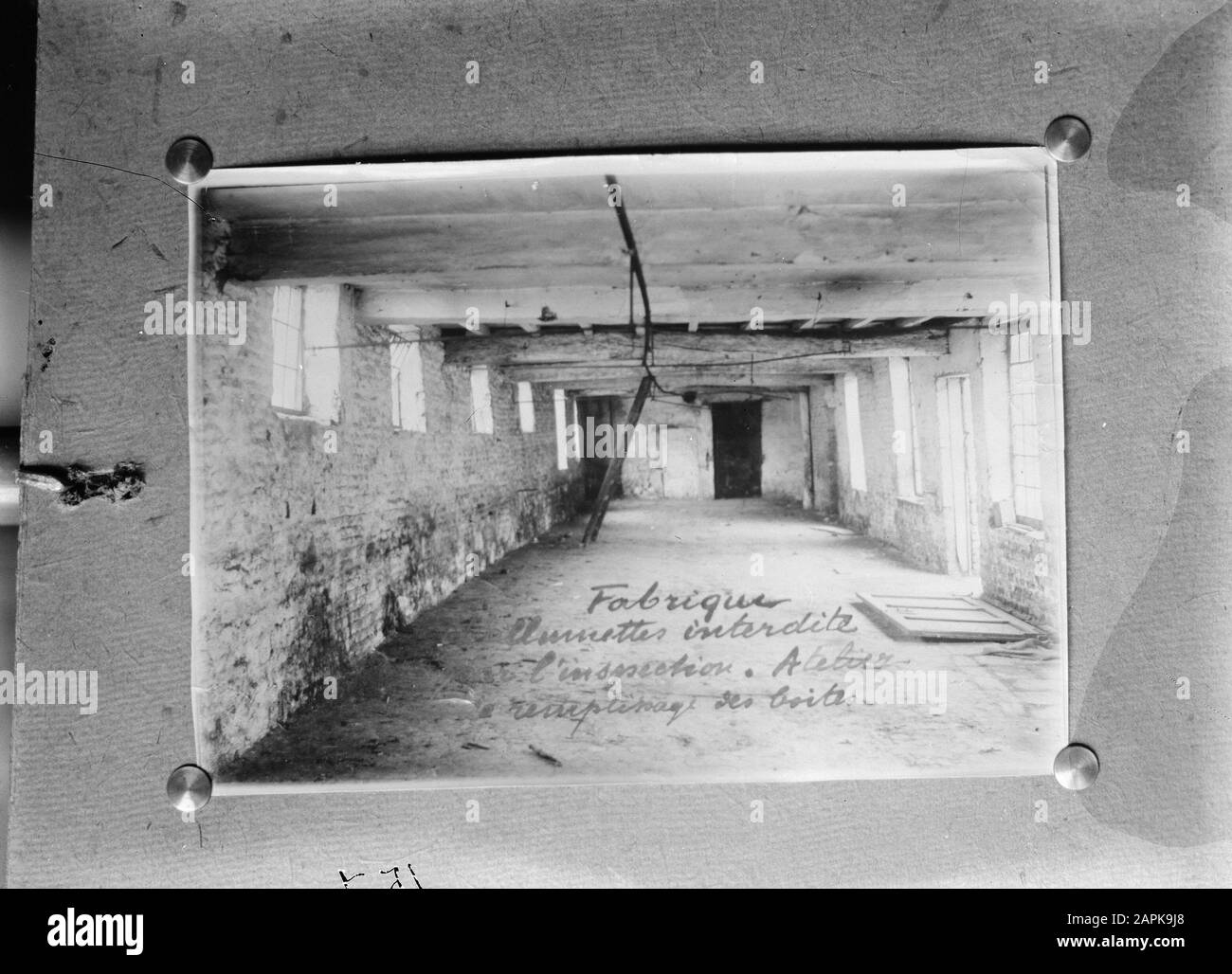 9x12 edificio industriale chiuso dal controllo Data: Parole Chiave non date: Locali commerciali Foto Stock