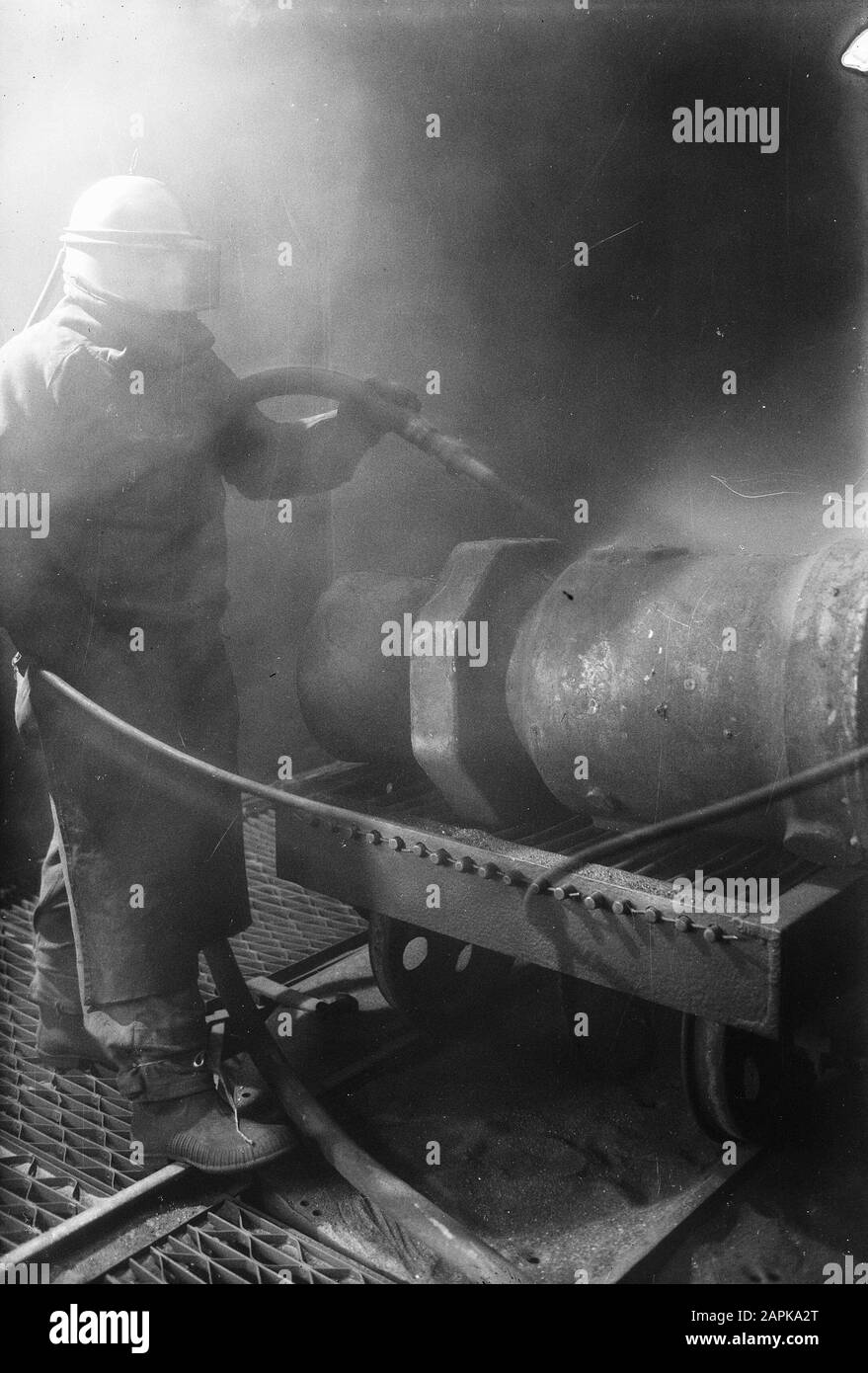 Sabbiatura 10x15 alla fabbrica di macchine Reinveld a Delft (estrazione in funzione) Data: Non data: DisData: Delft, South-Holland Parole Chiave: MACHINEFARES, sabbiatura Nome dell'istituzione: Reinveld Foto Stock Sabbiatura 10x15 alla fabbrica di macchine Reinveld a Delft (estrazione in funzione) Data: Non data: DisData: Delft, South-Holland Parole Chiave: MACHINEFARES, sabbiatura Nome dell'istituzione: Reinveld Foto Stock