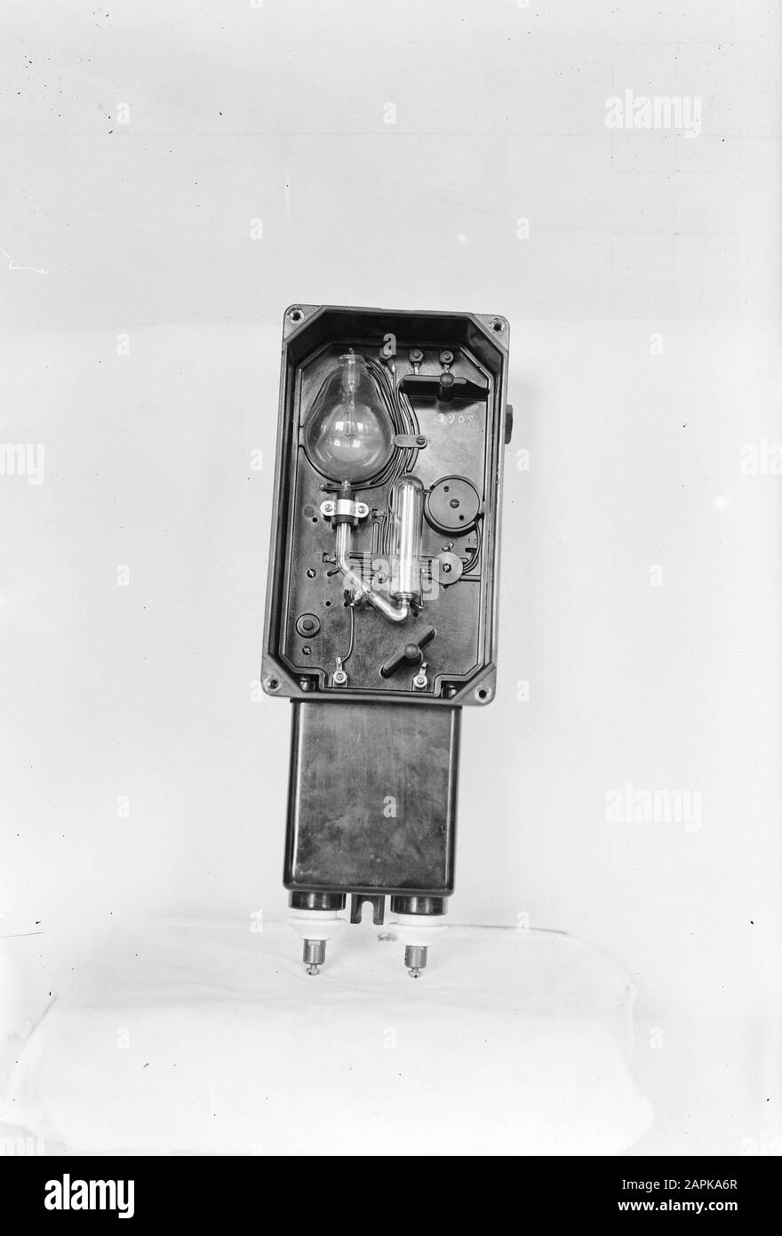 10x15 recinzione elettrica da pascolo; regolatore di tensione, AC apparato (marca Stod) Data: 1948 Parole Chiave: Scherma dispositivi, tensioni, AC dispositivi Foto Stock