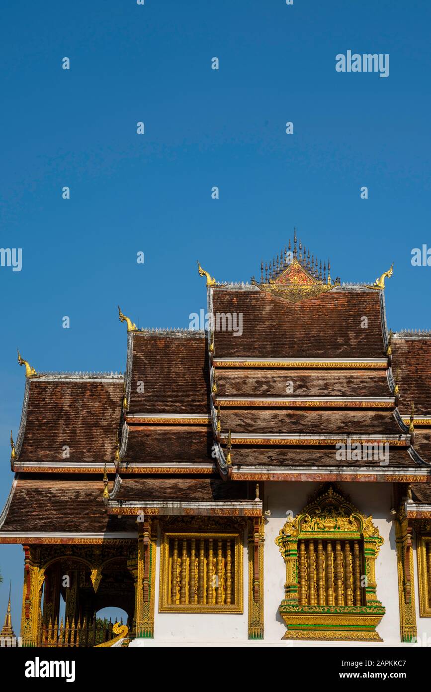 Vista esterna del Santuario di Haw Pha Bang sui terreni del Palazzo reale, Luang Prabang, Laos. Foto Stock