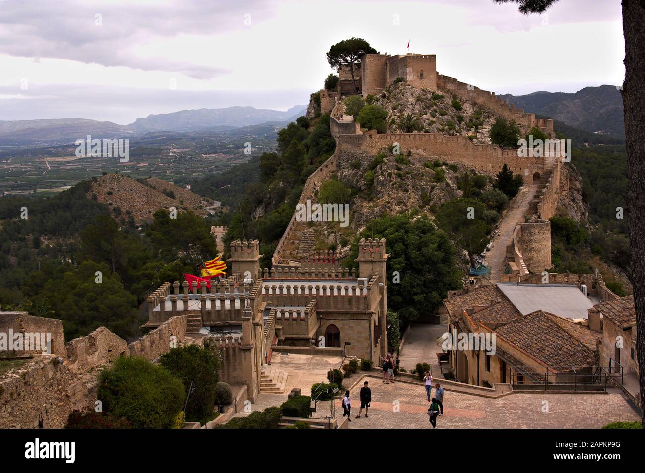 Giugno 2019. Xàtiva, Valencia, Spagna. Panoramica del Castello e complesso monumentale di Játiva Foto Stock