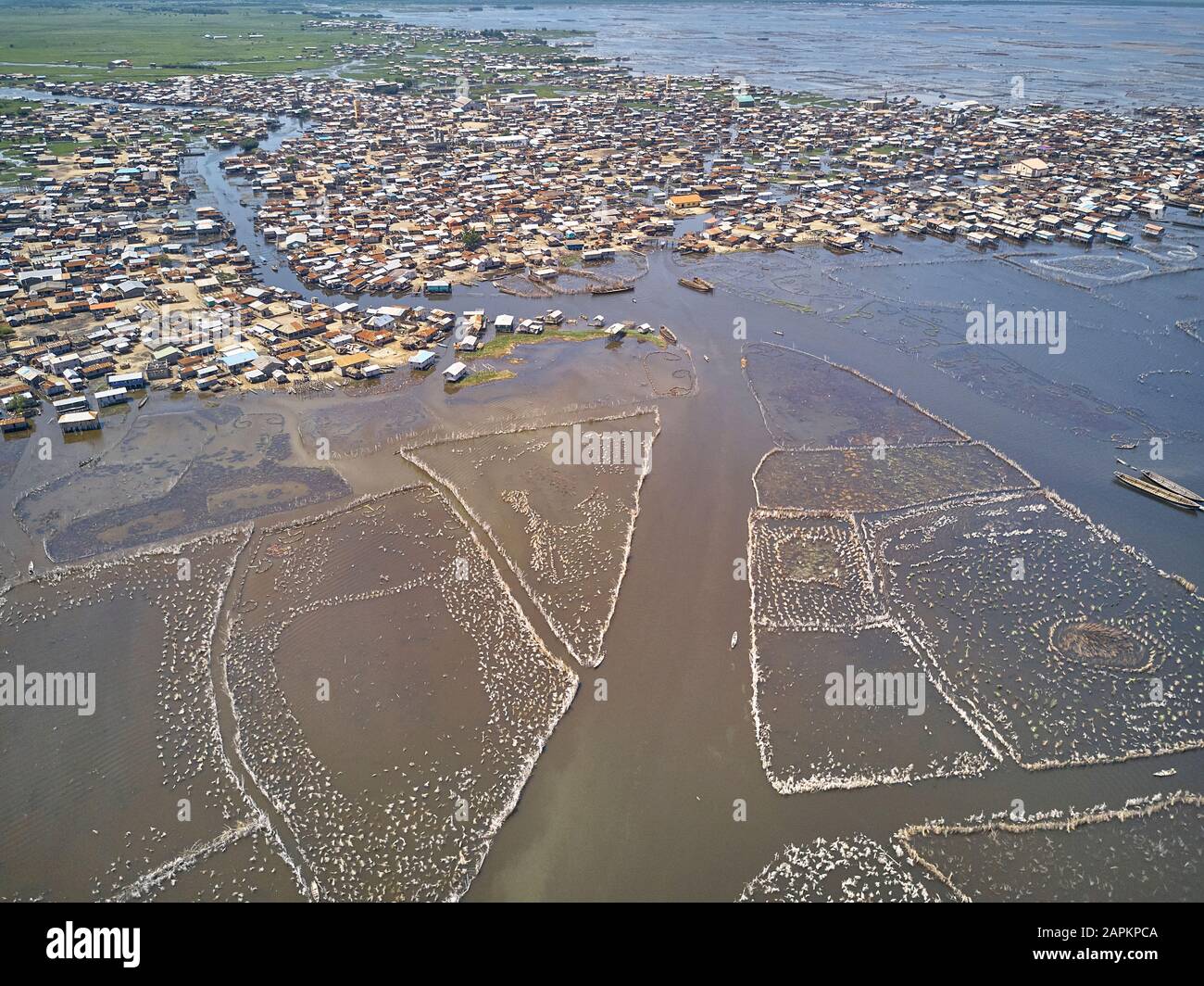 Benin, Ganvie, veduta aerea del villaggio di pescatori sul lago Nokoue Foto Stock