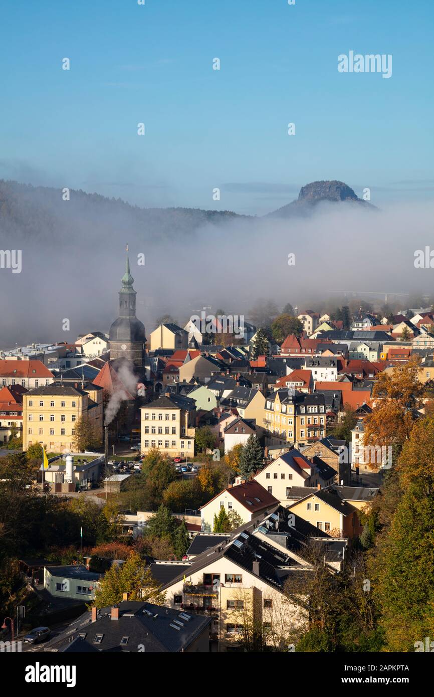 Germania, Sassonia, Svizzera sassone, montagne di arenaria dell'Elba, veduta aerea di Bad Schandau Foto Stock