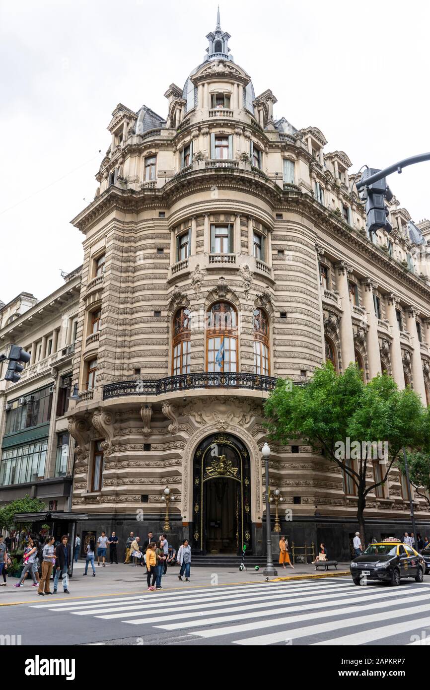 Splendida vista sul vecchio edificio storico di architettura nel centro di Buenos Aires, Argentina Foto Stock