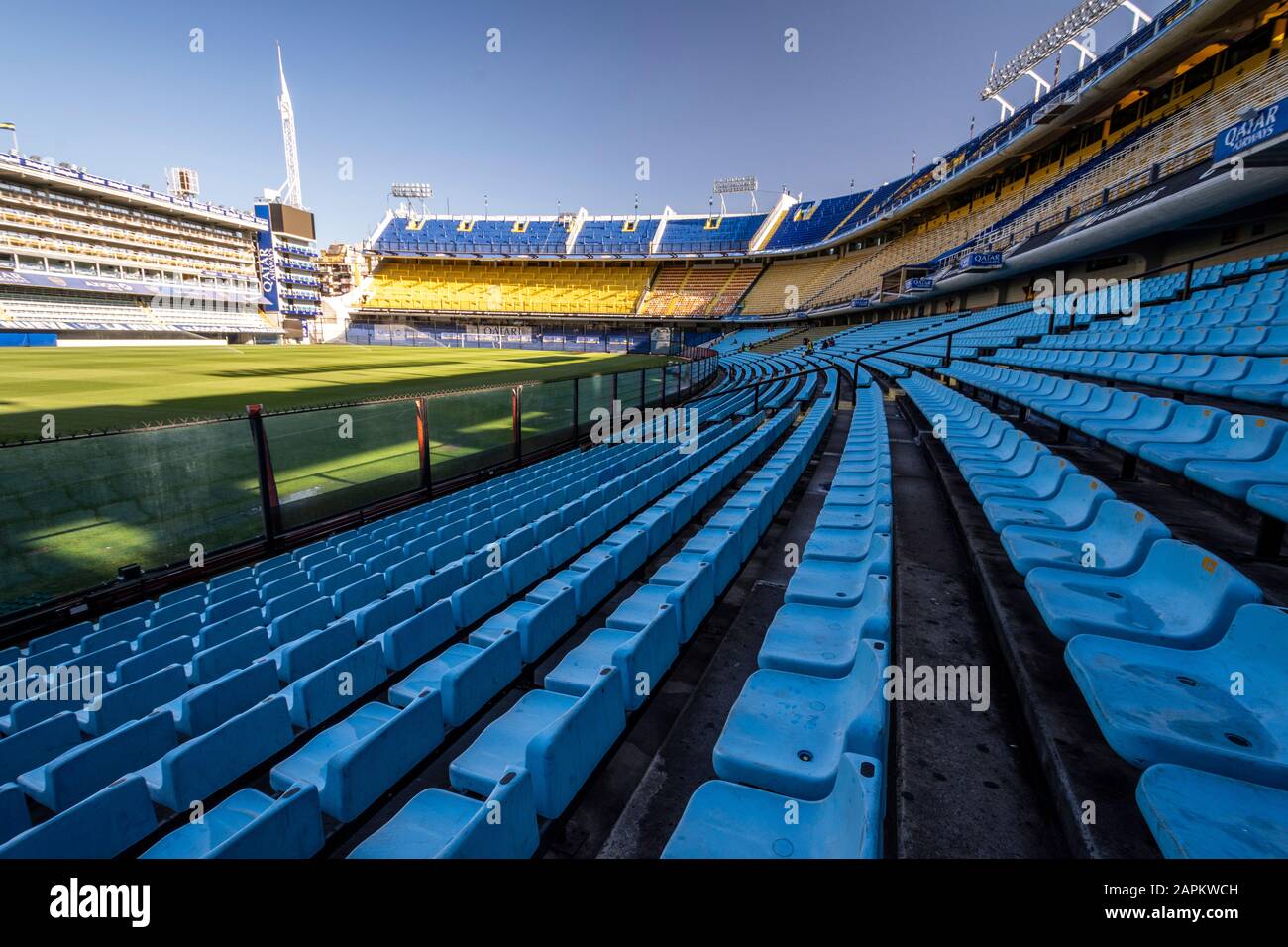 Interno dello stadio di calcio la Bombonera (Boca Juniors) nella zona di la Boca, Buenos Aires, Argentina Foto Stock