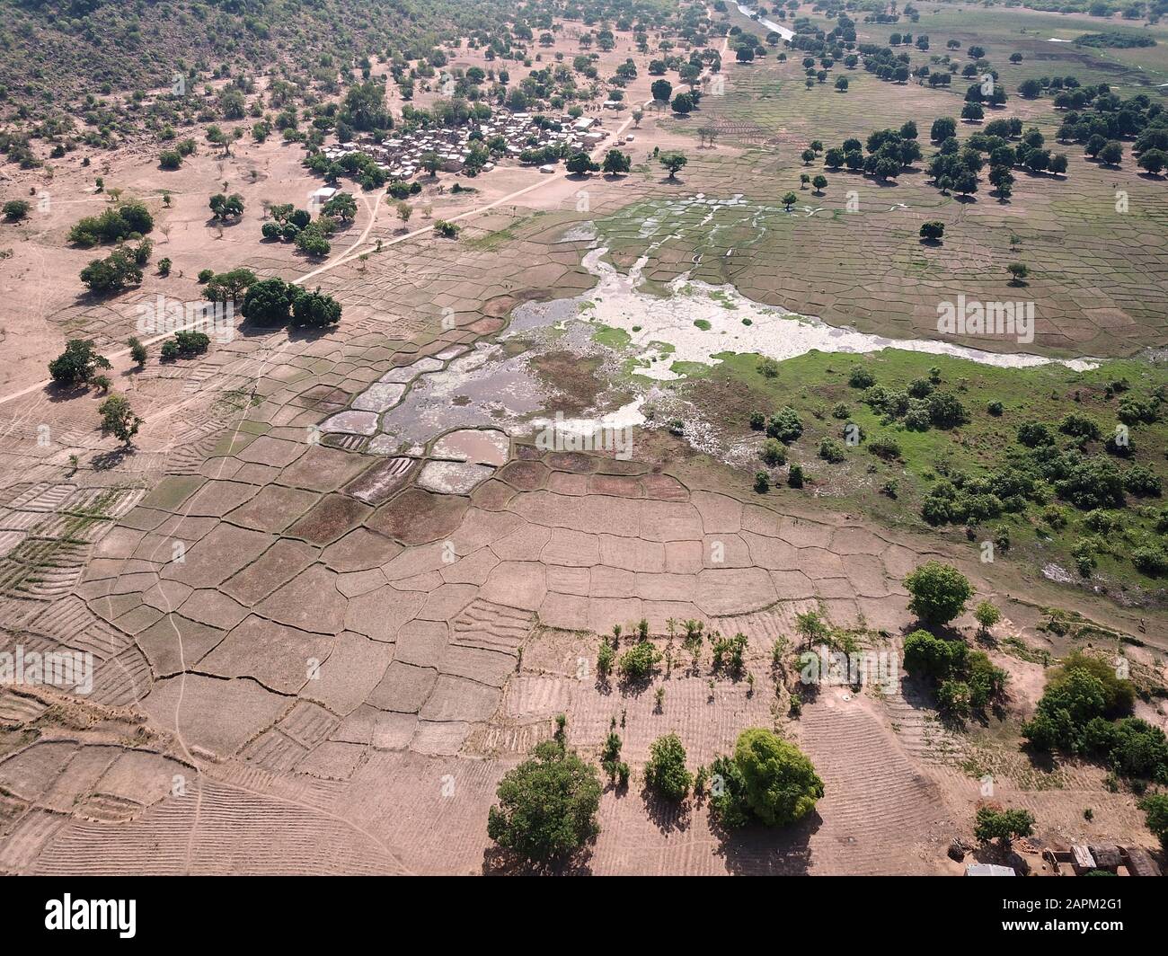Burkina Faso, Niansongoni, veduta aerea di campi definiti da diverse famiglie e villaggi Foto Stock
