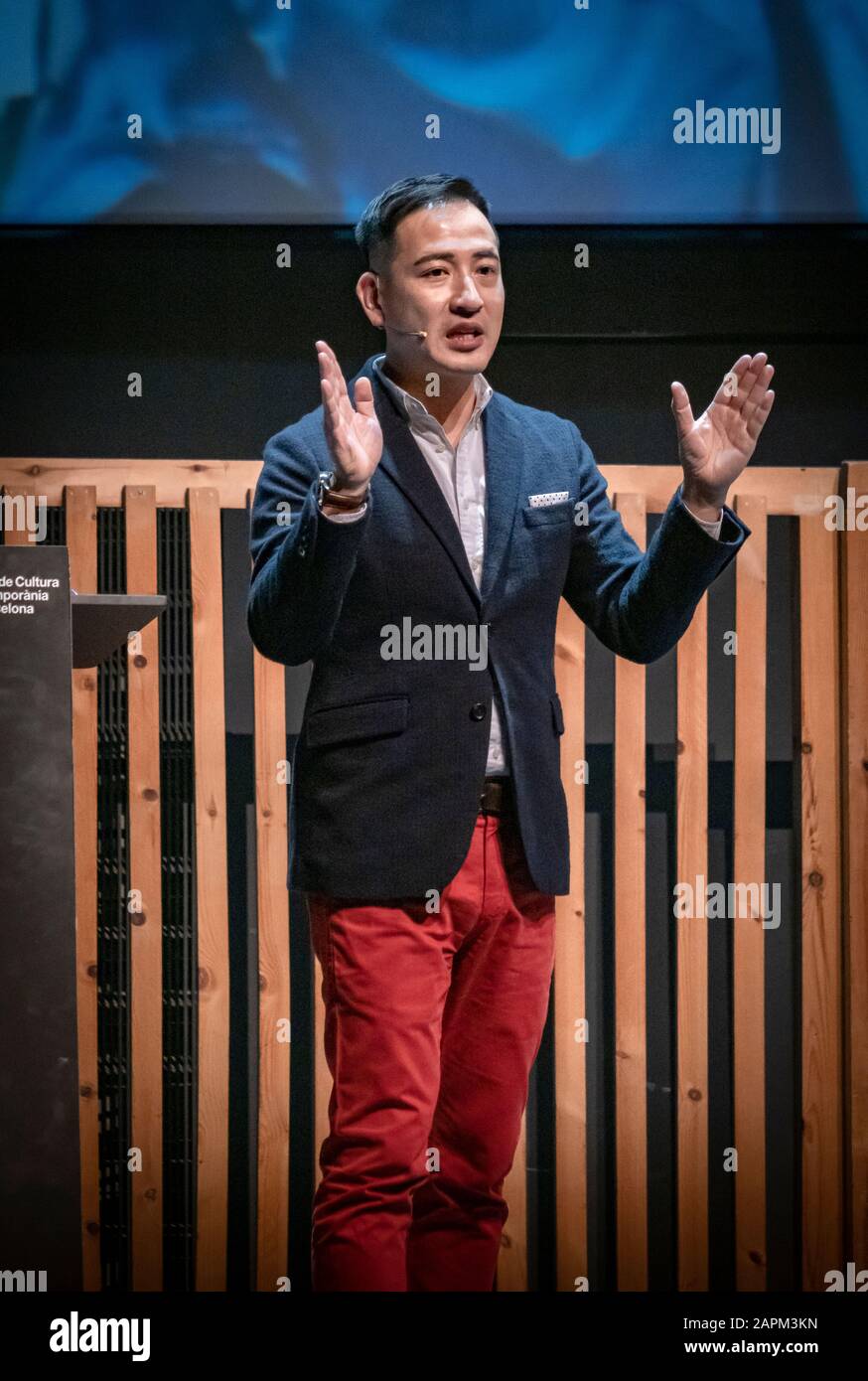 Barcellona, Spagna. 23rd Gen 2020. Avvocato, attivista e giornalista Jason Y.Ng ha tenuto una conferenza stampa sulla situazione attuale a Hong Kong dopo mesi di proteste e disobbedienza civile al Centro per la Cultura Contemporanea di Barcellona (CCCB). Credit: Sopa Images Limited/Alamy Live News Foto Stock
