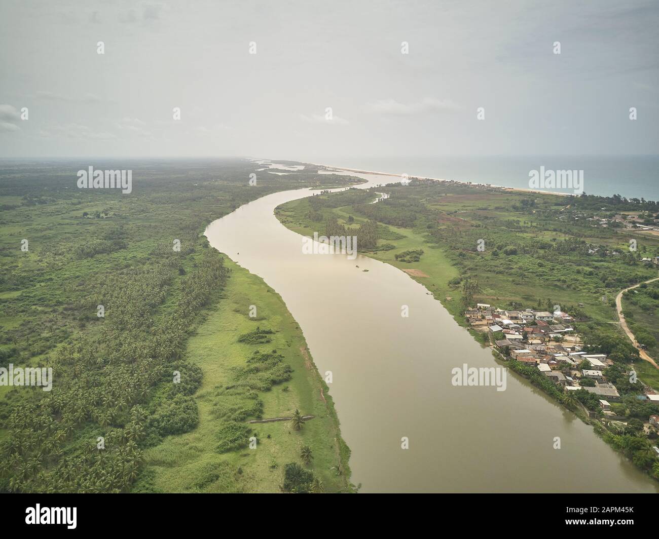 Benin, Grand Popo, veduta aerea della foce del Mono River Foto Stock