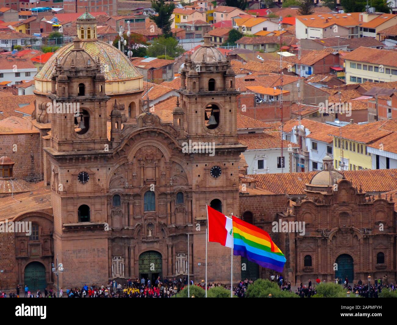 Vista panoramica della piazza centrale di Cusco nel centro di Cusco Perù Foto Stock