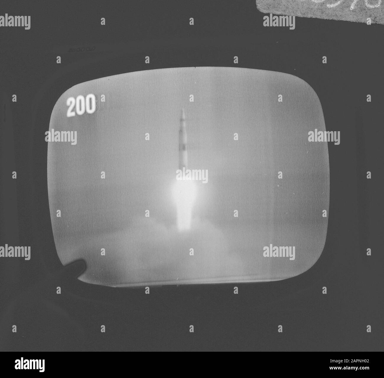 Apollo 11 lanciato da Cape Kennedy, fotografato dal veicolo spaziale TV, televisione Data: 16 luglio 1969 Parole Chiave: Veicolo spaziale, televisione Foto Stock