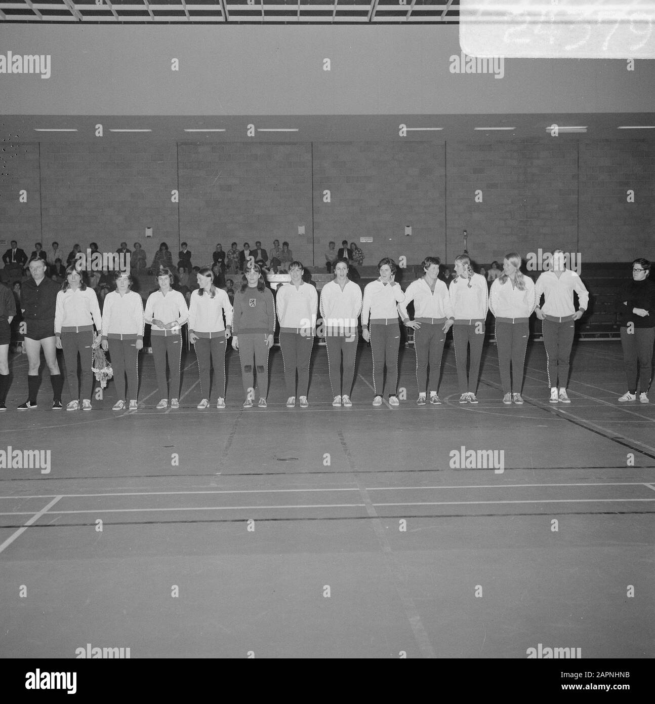 Handbalinterland Paesi Bassi - Danimarca Nazionale Olandese Data: 21 Marzo 1971 Parole Chiave: Pallamano, giocatori, sport Foto Stock