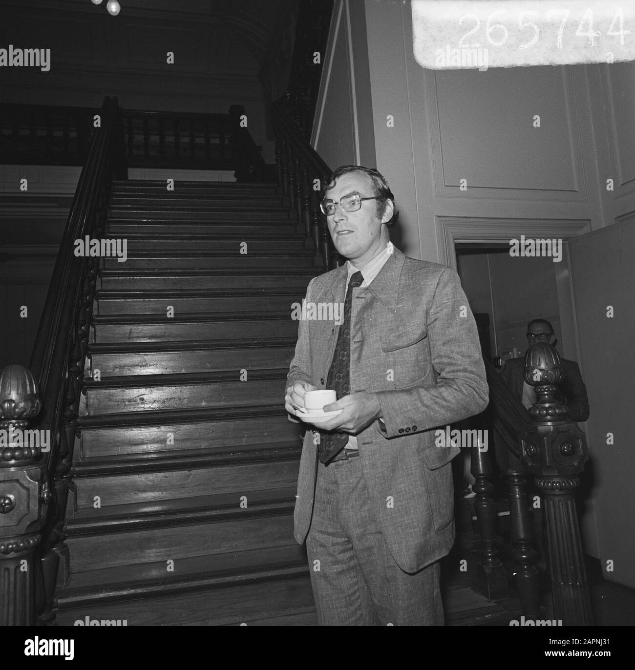 Leprechouterilor Melvin Visser per giudice di corte subdistrettuale, signor. Cees Goekoop Annotazione: Successivamente sindaco di Leiden (1980-1999). È stato vice giudice distrettuale del VVD ad Amsterdam. In un'intervista pubblicata nella NRC il 17 novembre 1979, egli sostiene di aver trasferito questo caso ad un collega. Data: 27 luglio 1973 Parole Chiave: Giudici, giurisprudenza Nome personale: Goekoop, Cees Foto Stock