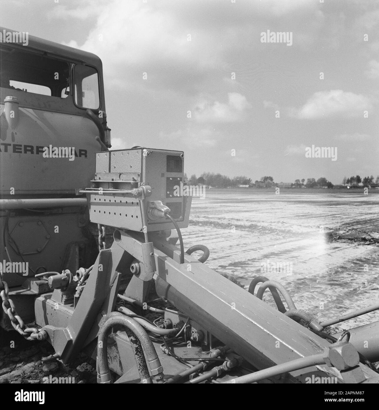 Lavoro, macchine, terreni Data: 14 giugno 1972 Località: Alkmaar, Noord-Holland Parole Chiave: Terra, macchinari, lavoro Nome istituzione: Willnerploeg Foto Stock
