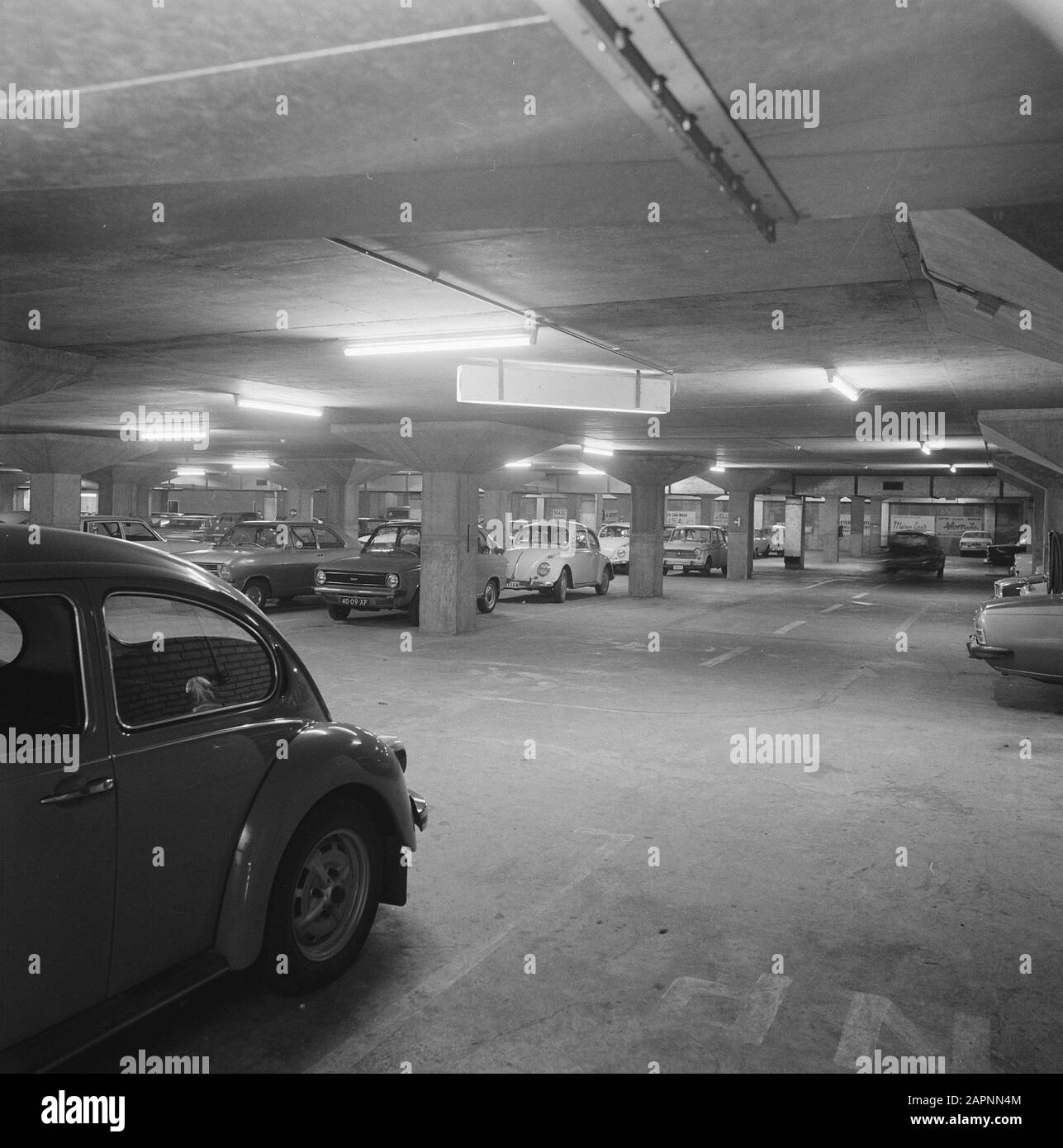 Parcheggi, Vrijthof Data: 18 maggio 1973 Ubicazione: Maastricht Parole Chiave: Parcheggi Nome personale: Vrijthof Foto Stock