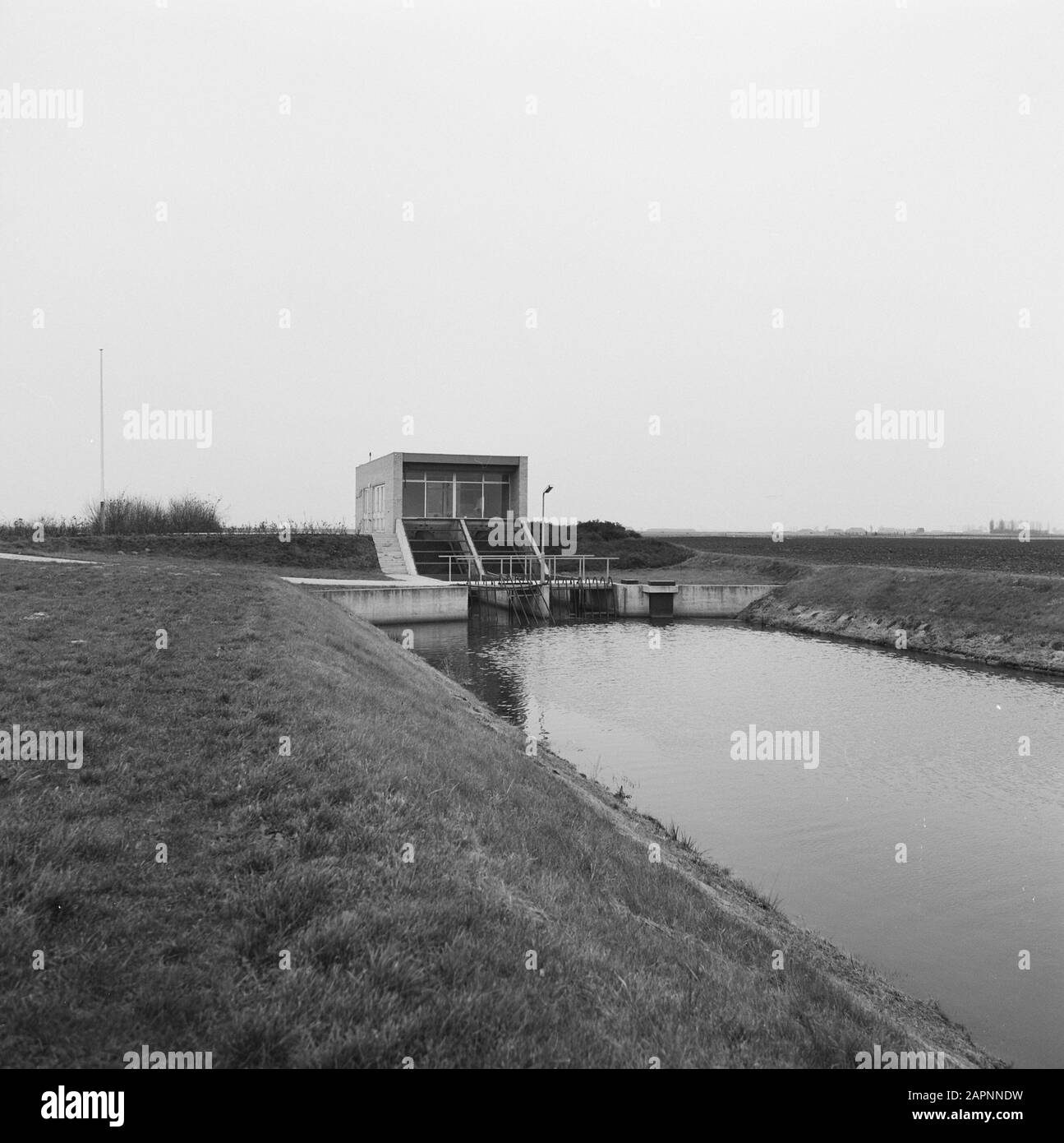 Terreno, tavole d'acqua, til de roode, Old ambt, Uerburen Data: 1972 luogo: Uerburen Parole Chiave: Terreno, tavole d'acqua Nome del personale: Old ambt, til de roode Foto Stock