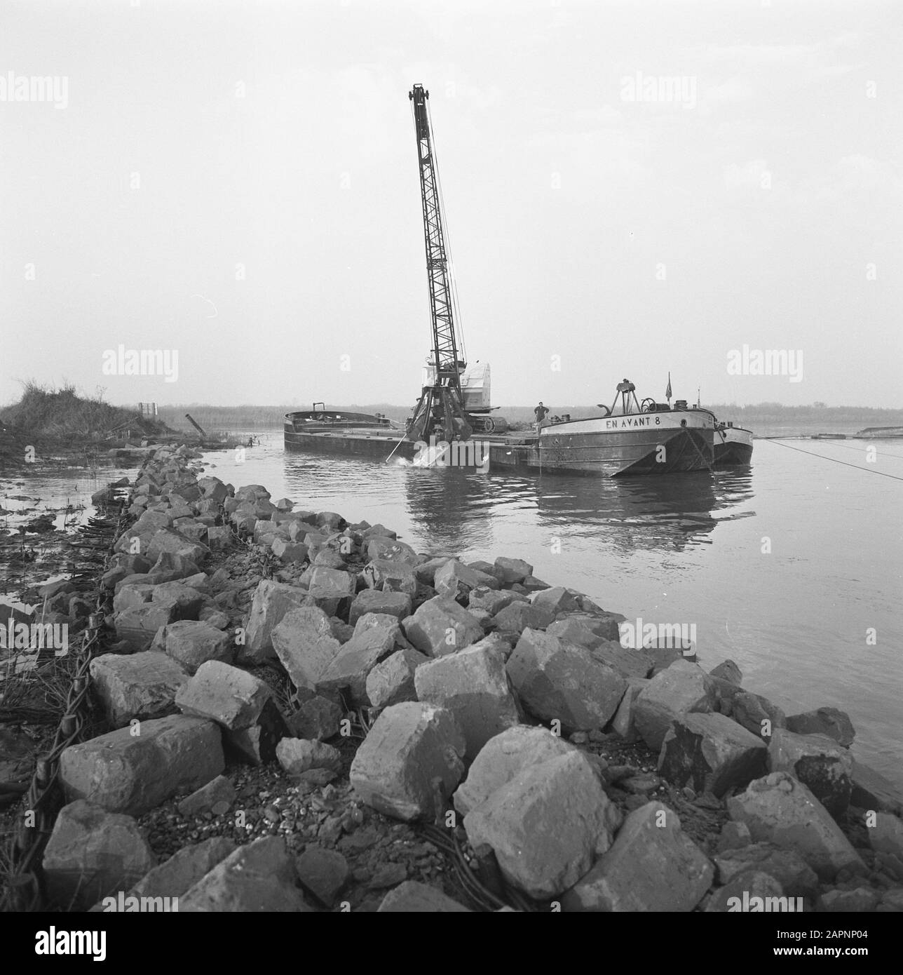 Creek closures, cipher, tipping, biesbosch Data: 1968 Località: Noord-Brabant Parole Chiave: Deposito, chiusura di ruscello, cifrario nome della persona: Biesbosch Foto Stock Creek closures, cipher, tipping, biesbosch Data: 1968 Località: Noord-Brabant Parole Chiave: Deposito, chiusura di ruscello, cifrario nome della persona: Biesbosch Foto Stock