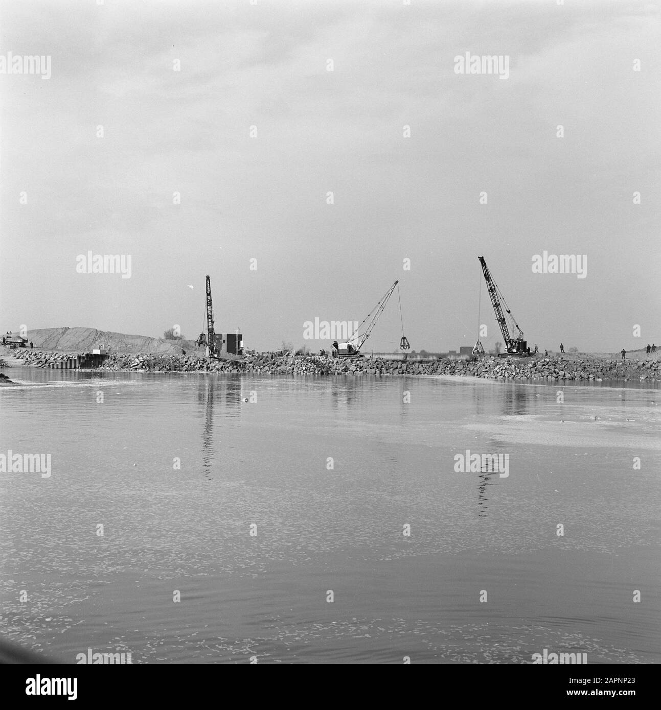 Creek recinzioni, dighe di pietra, buco della linea nord n1 Data: 1968 Parole Chiave: Creek chiusure, dighe di pietra Nome personale: Buco della linea nord n1 Foto Stock Creek recinzioni, dighe di pietra, buco della linea nord n1 Data: 1968 Parole Chiave: Creek chiusure, dighe di pietra Nome personale: Buco della linea nord n1 Foto Stock