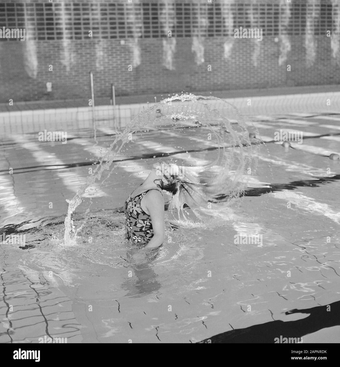 Piscine, interni, nuotatori Data: Parole Chiave non date: Interni, piscine, nuotatori Foto Stock