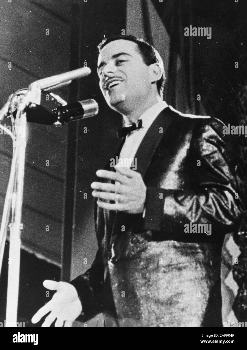 Eurovision Song Contest 1963 A Londra. Jose Guardiola per la Spagna Data: 20 Marzo 1963 Località: Londra, Spagna Parole Chiave: Artisti, musica, festival di canzoni Nome personale: Guardiola Jose Foto Stock