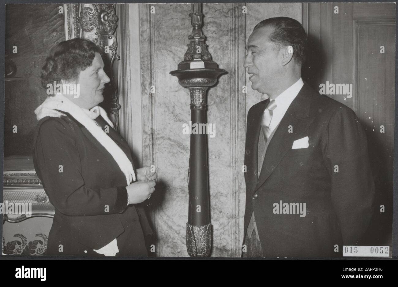 Regina Juliana riceve Juscelino Kubitschek de Oliveira, presidente del Brasile Data: 11 gennaio 1956 Località: Soestdijk, Utrecht Parole Chiave: Queens, casa reale, ricevute, ecc Presidenti Nome personale: Juliana, regina, Kubitschek de Oliveiro Juscelino Foto Stock