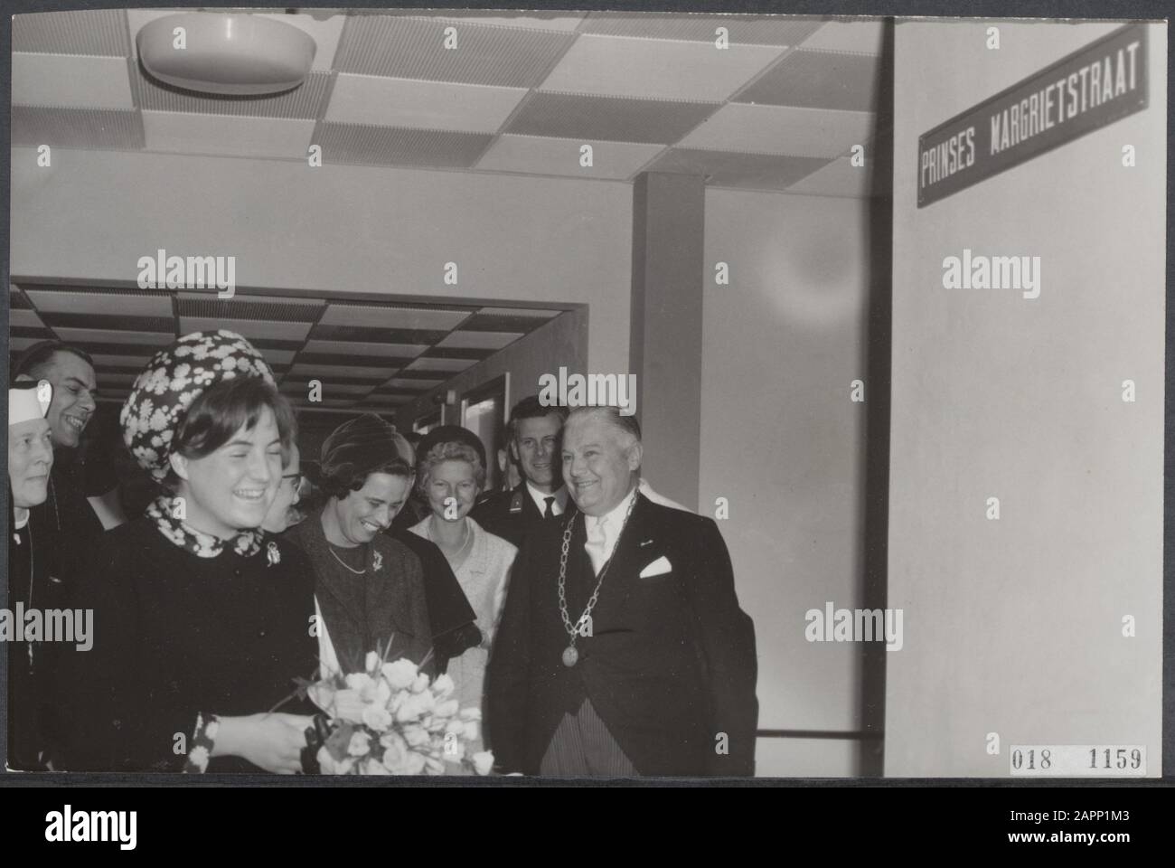 Serie 018-1158 t/m 018-1161 Principessa Margriet apre il reparto di riabilitazione dei bambini di San Maartenskliniek Data: 27 aprile 1965 luogo: Gelderland, Ubbergen Parole Chiave: Cliniche, casa reale, aperture, principesse Nome personale: Eck D.V., Margriet, Institution princess name: Sint Maartenskliniek Foto Stock